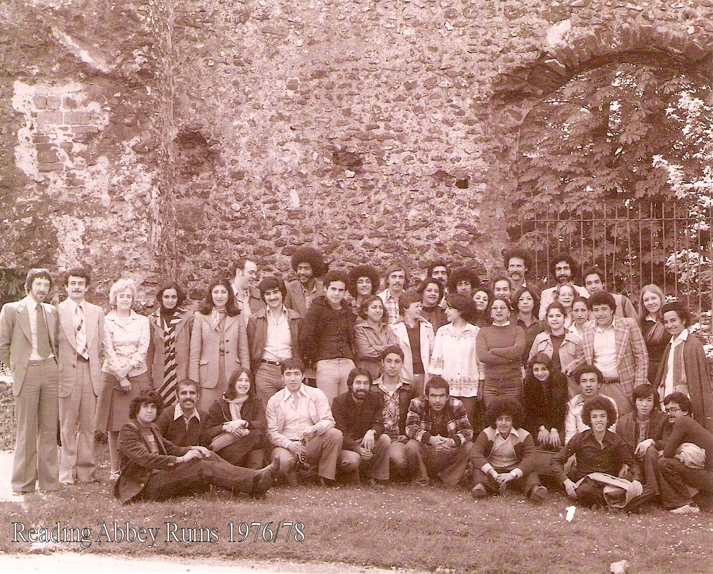 'ELC' English Courses school photo at Reading Abbey in 1976